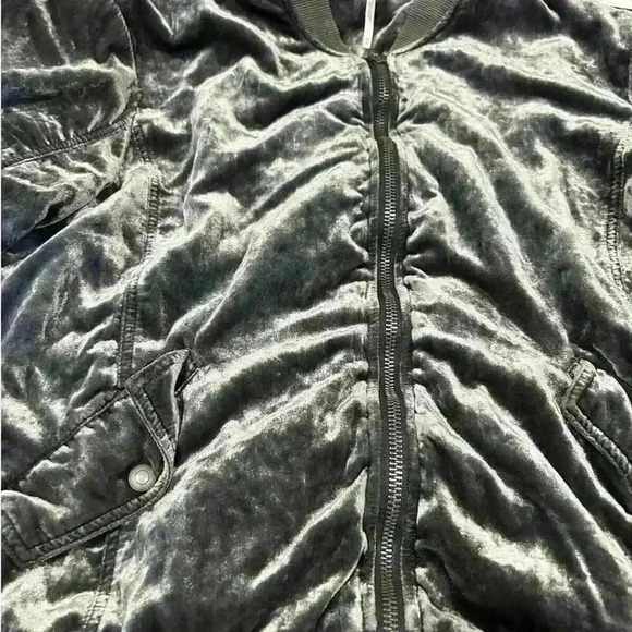 Free People Ruched Plush Velvet‎ Bomber Jacket Medium Gray Draped Zip Front - Picture 7 of 7